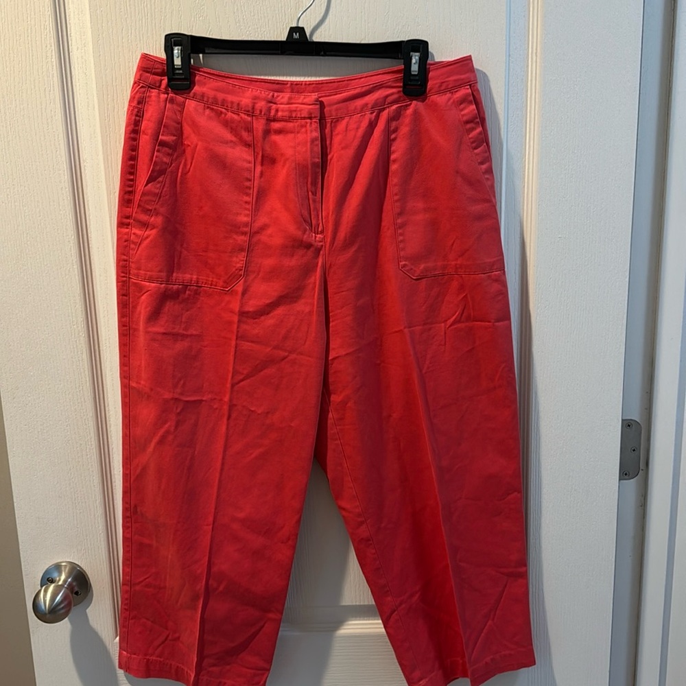 Wide legged capri pants